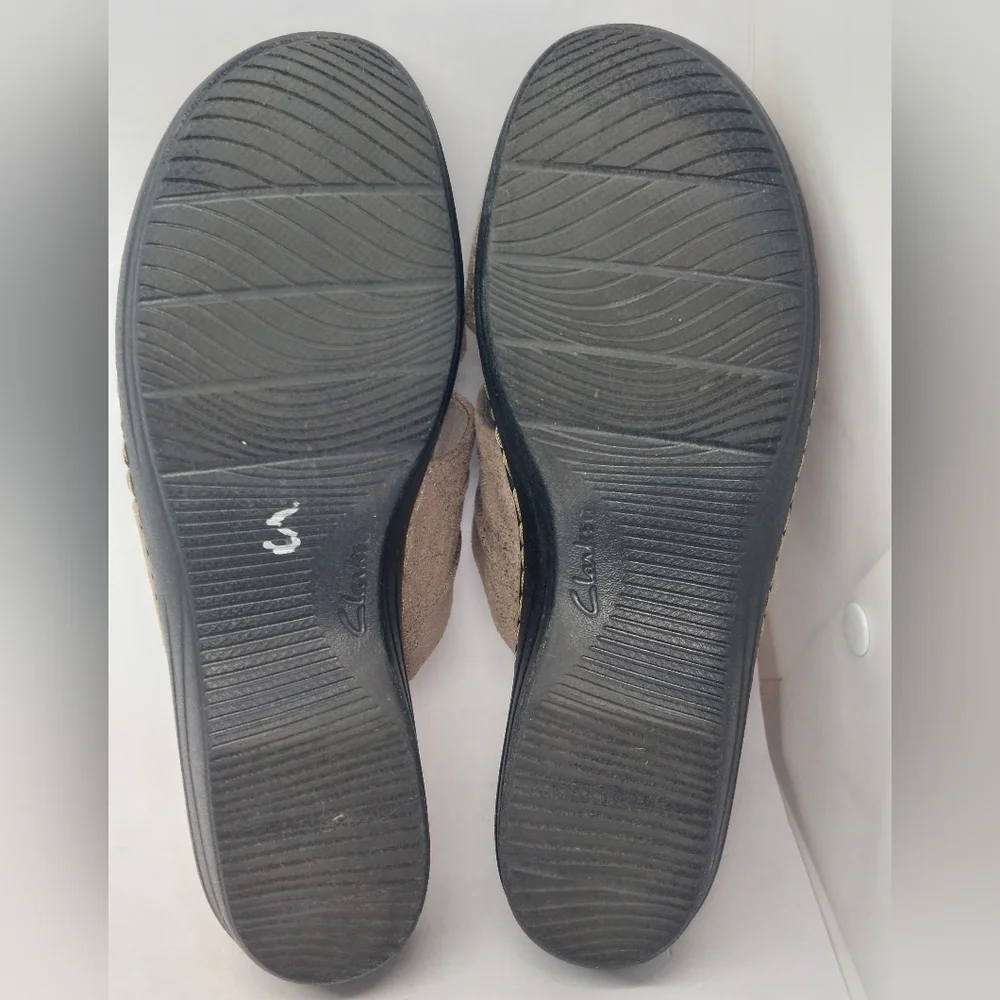 Clarks Sandals Merliah Charm SlipOn Beige Metallic Adjustable Comfort Womens 8M